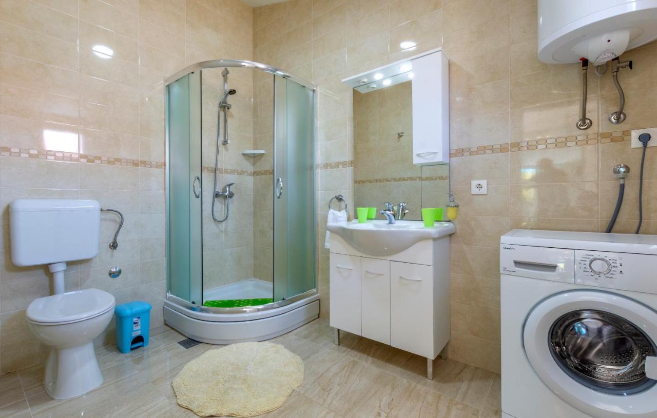 Apartments Listes Милна Екстериор снимка