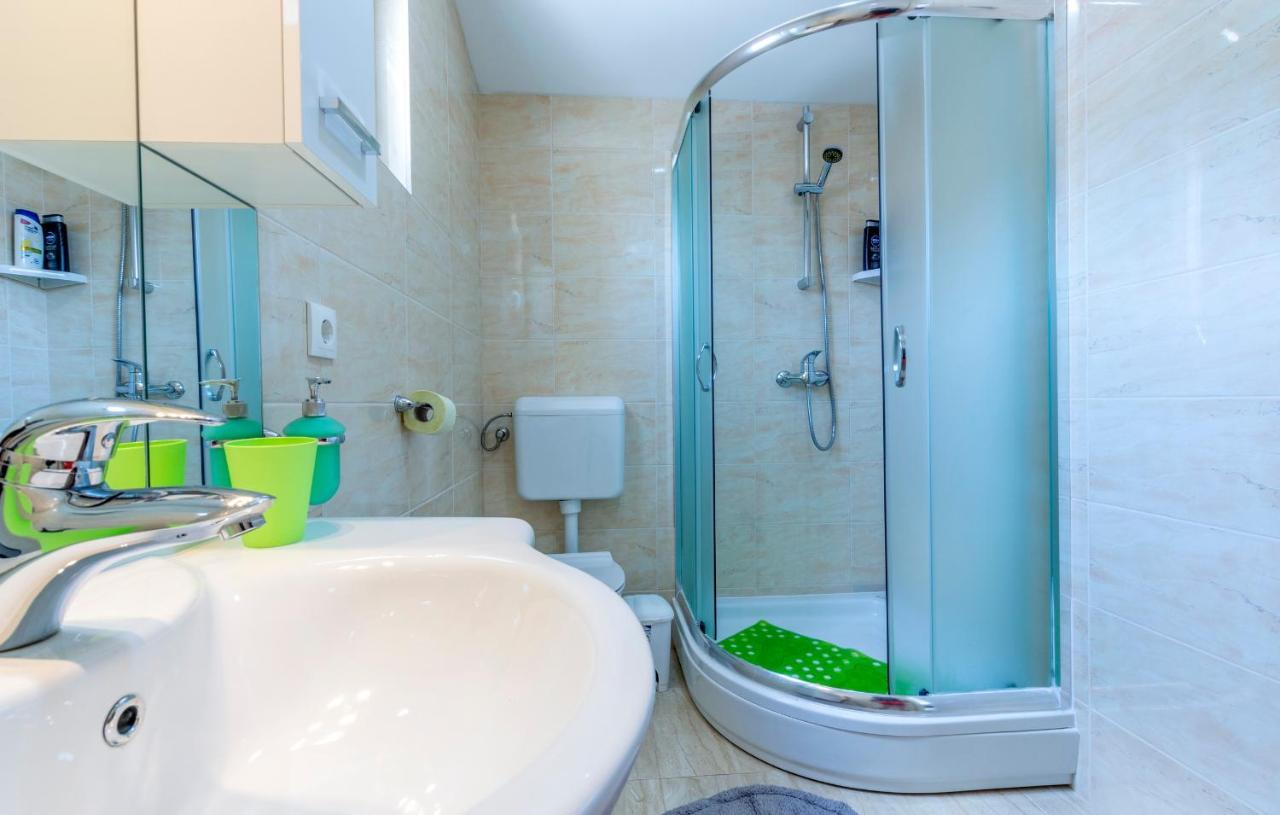 Apartments Listes Милна Екстериор снимка