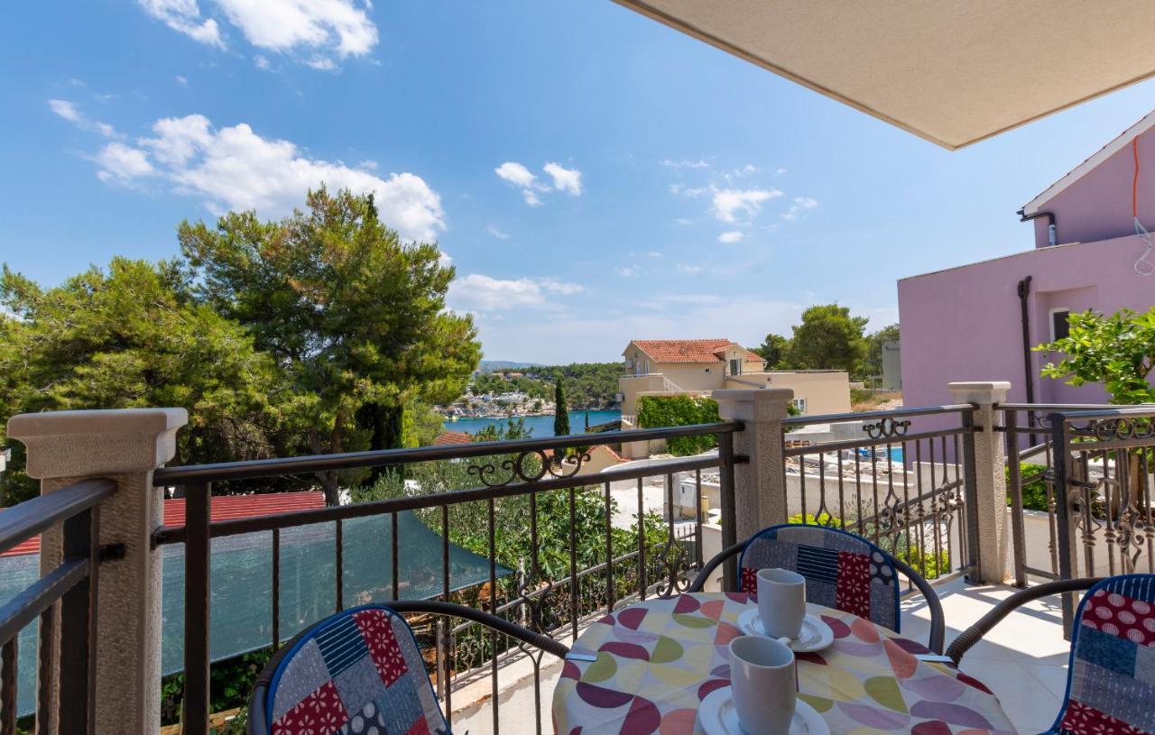 Apartments Listes Милна Екстериор снимка