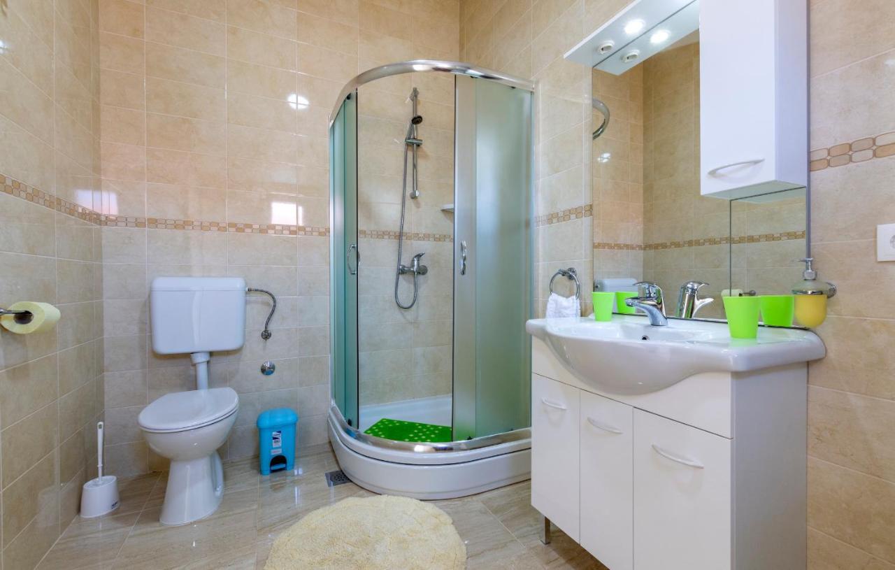 Apartments Listes Милна Екстериор снимка