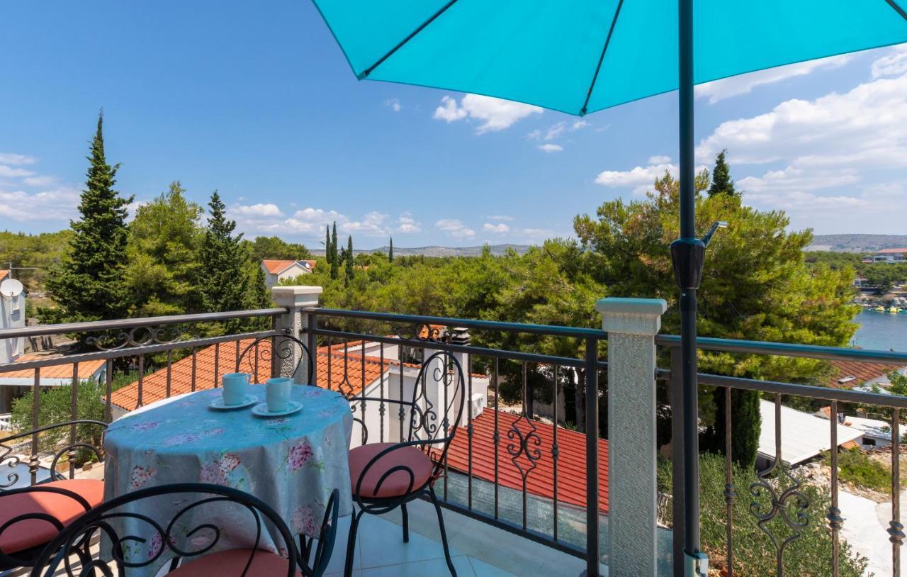 Apartments Listes Милна Екстериор снимка