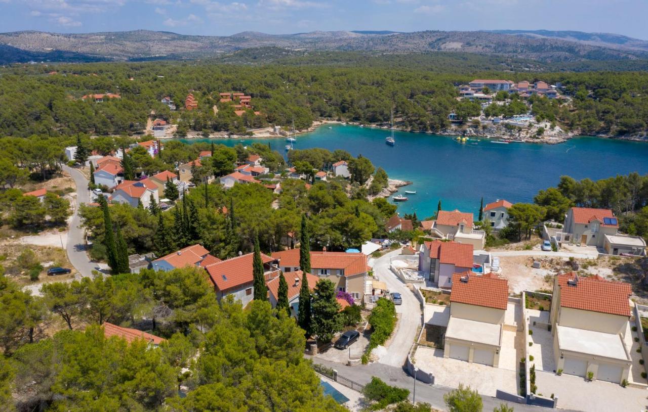 Apartments Listes Милна Екстериор снимка