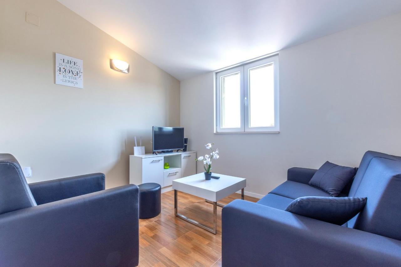 Apartments Listes Милна Екстериор снимка
