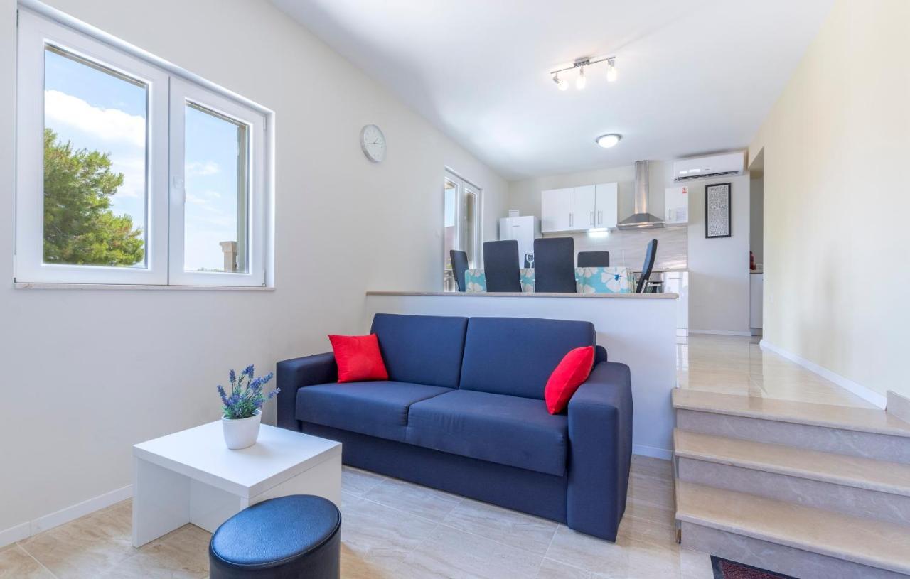 Apartments Listes Милна Екстериор снимка