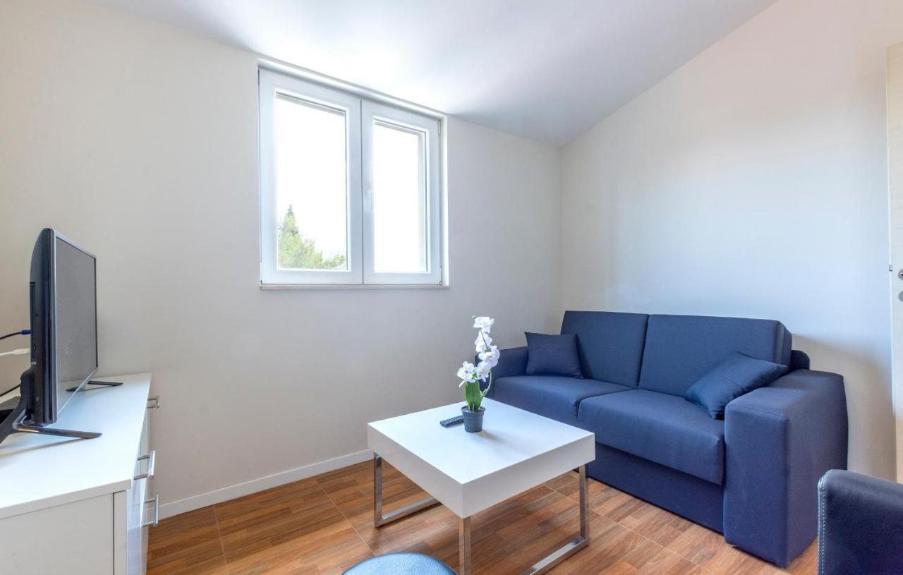 Apartments Listes Милна Екстериор снимка