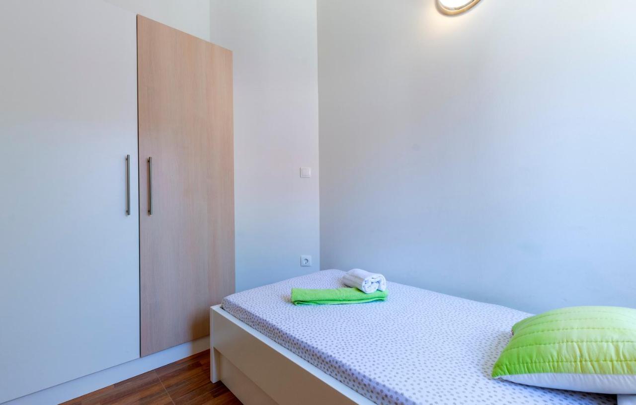 Apartments Listes Милна Екстериор снимка