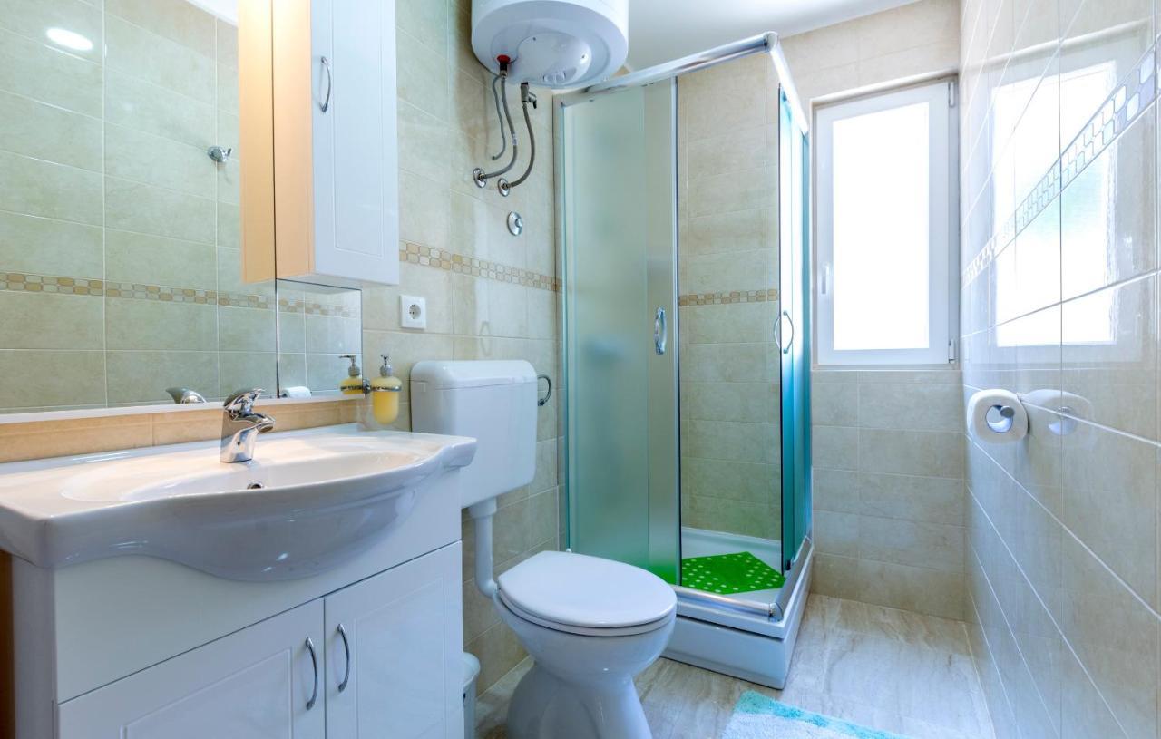 Apartments Listes Милна Екстериор снимка