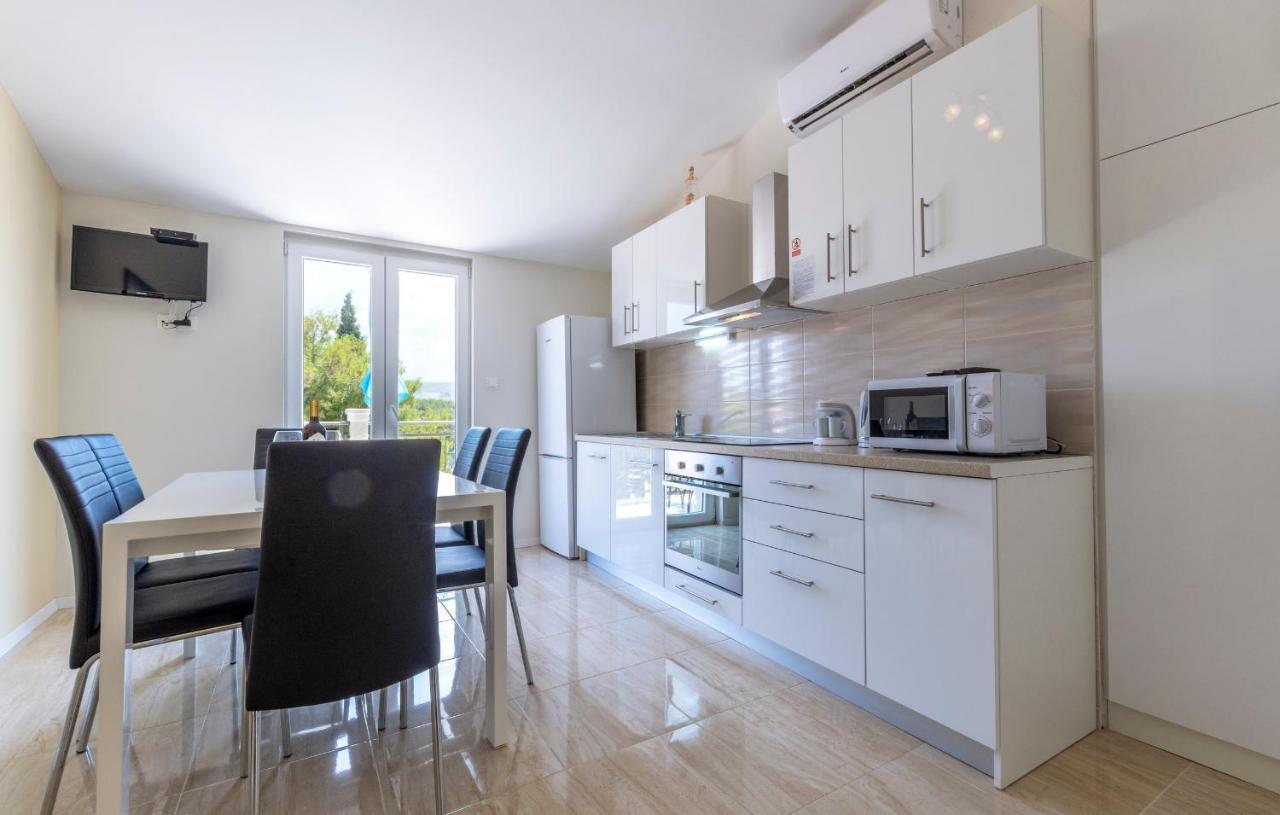 Apartments Listes Милна Екстериор снимка