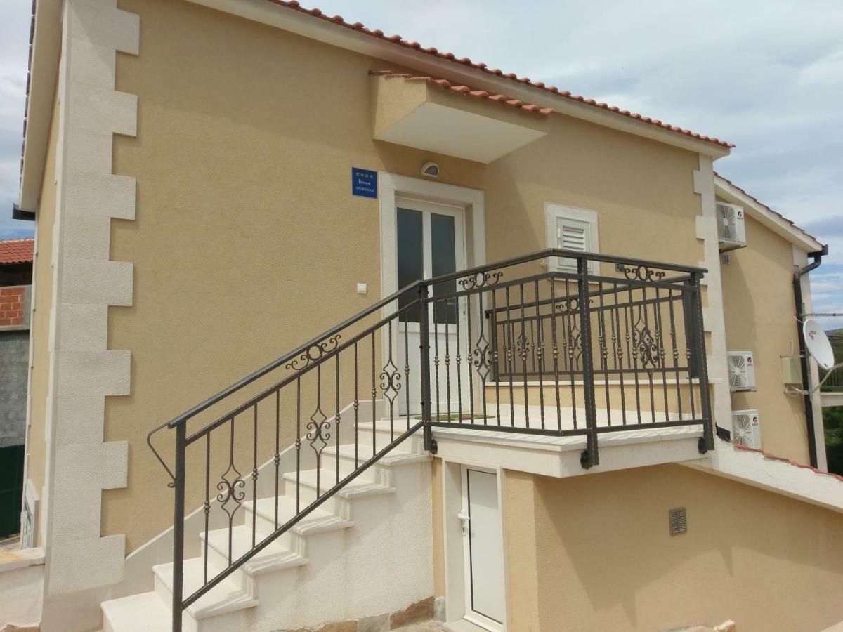 Apartments Listes Милна Екстериор снимка